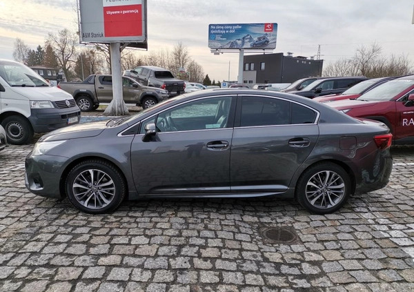 Toyota Avensis cena 48900 przebieg: 232854, rok produkcji 2016 z Gąbin małe 232